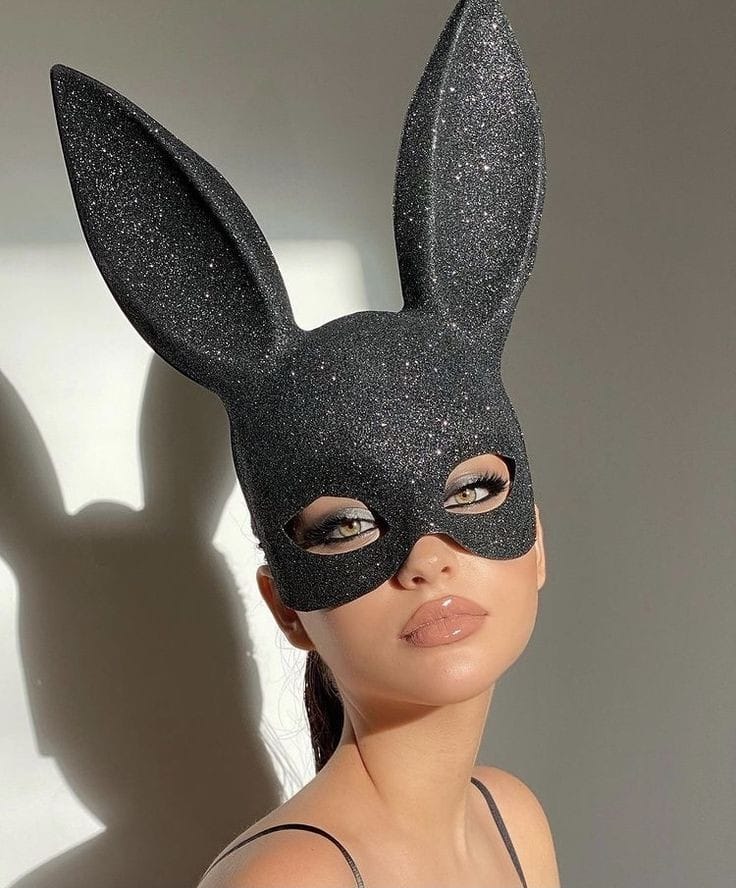 glitter mask- black